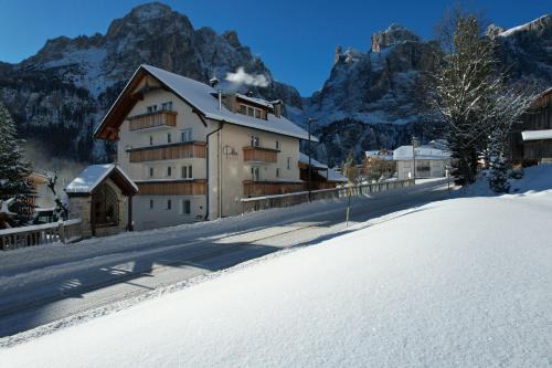 Piz Alpin B&B in Colfosco