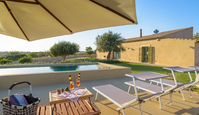 Psyke, villa with private pool near the golf courses a few km from the sea in Ragusa