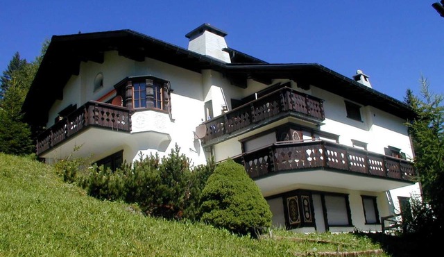 Quaint apartment in Lenzerheide with fireplace and beautiful panoramic views in Lenzerheide
