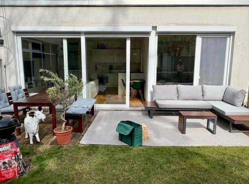 Quiet and central, modern apartment at U1, with garden & parking in Vienna