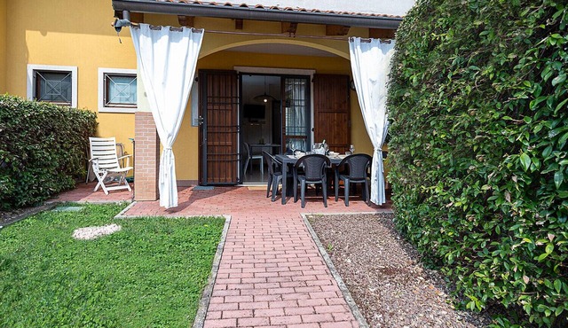 Regarda - L'Archetto cozy apartment with private garden, WiFi, pool in Lazise