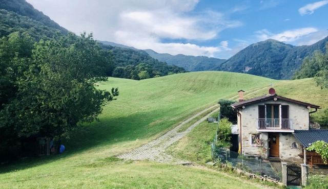 Retreat in nature:relax, walks, MT trails from the house, fireplace, WIFI in Alto Malcantone