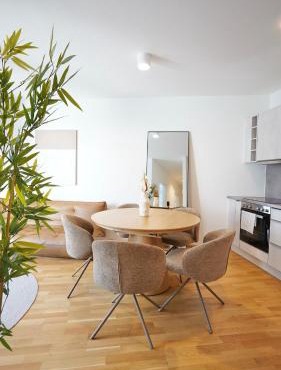 Riverside Residence 1,01