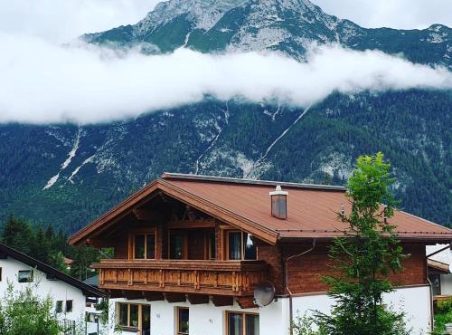 Schickster Mountain Lodge