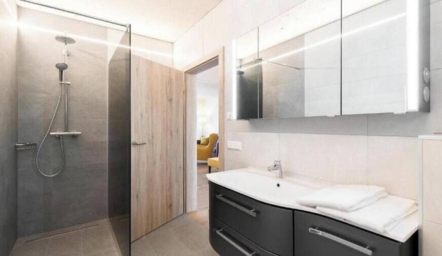 Seewirt Apartments: 2-Bedroom Apartment in Klopein