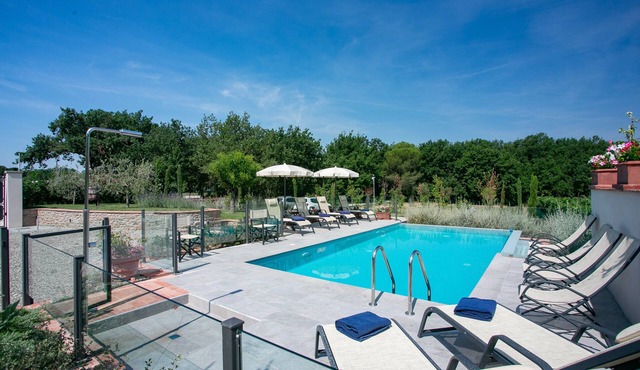 Severina charming modern villa with swimming pool and SPA in Cortona