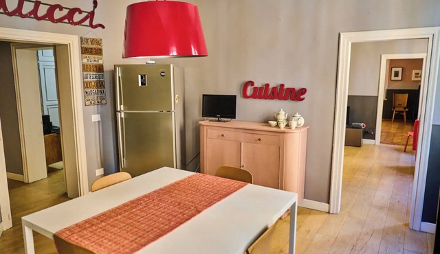 SIMONA's place. The center of Modena CIN IT036023C2V4ED6TF5 CIR 036023-AT-00032 in Modena