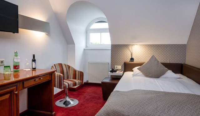 Single room - cancelable free of charge - breakfast - IMLAUER Palais Mirabell