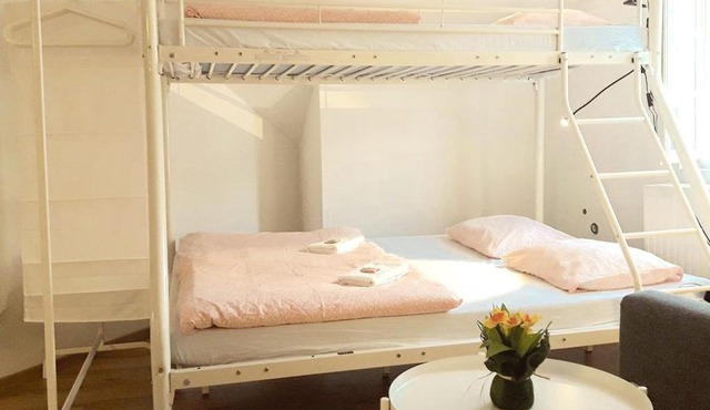 SISHAUS - Private Room Rental