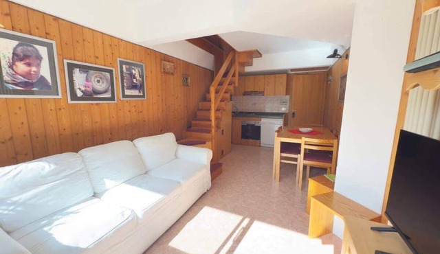 Ski-In/Ski-Out Flat w/Balcony, Parking, Wi-Fi in Mezzana
