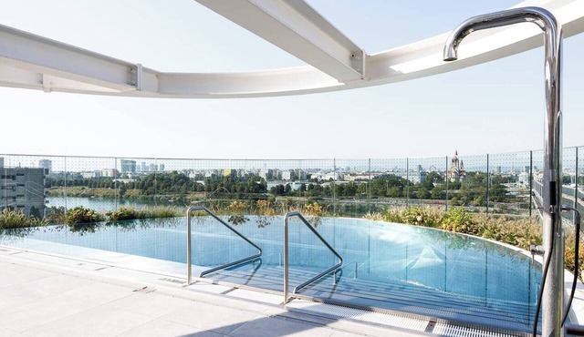 Skyline Suite · Danube View Balcony · Pool · Metro in Wien