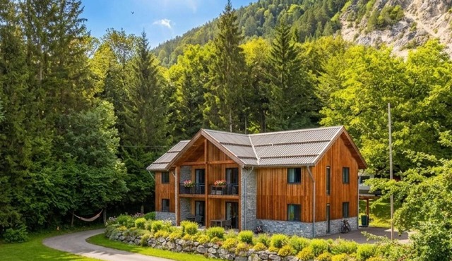 Spacious holiday apartment by a lake in the Alps