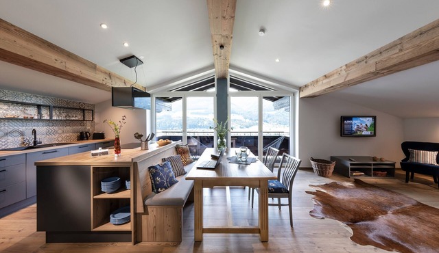 Spacious Family Apartment with Panoramic Mountain Views–Near Zell am See&Kaprun