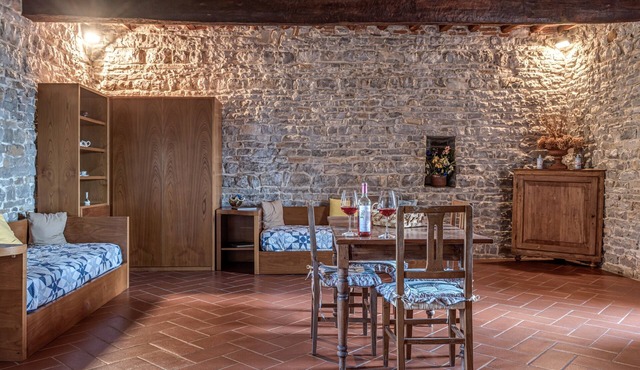 Spacious Panoramic Apartment with Pool in Pontassieve