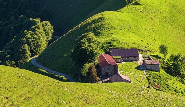 STEP BACK INTO HISTORY, LIBERTY STYLE VILLA SURROUNDED WITH 3000M2 GARDEN in Dizzasco