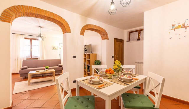 Studio Apartment "Il Colle dei Frati" with Private Terrace & Wi-Fi in Sinalunga