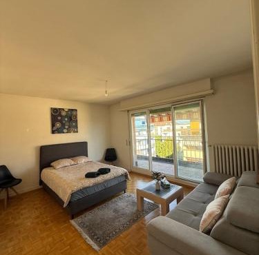 Studio lumineux avec vue sur le Lac et terrasse in Lausanne