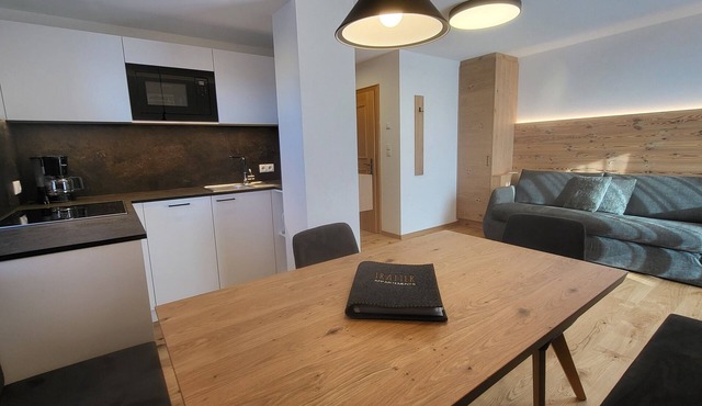Studio 'Meran' with Mountain View, Shared Terrace and Wi-Fi in Mölten