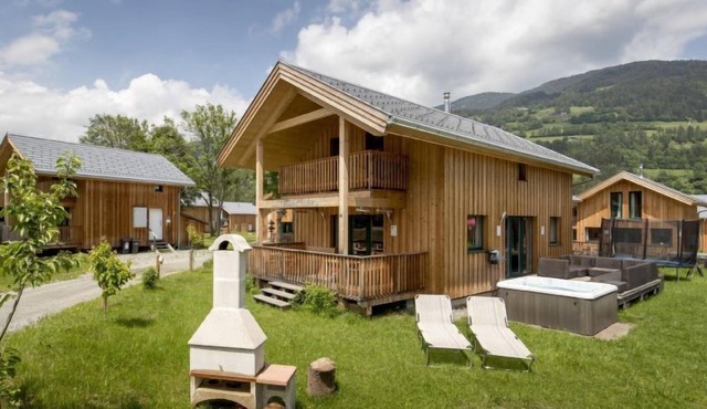 Superior mit 5 SZ,Sauna o.IR Sauna+SB by Interhome