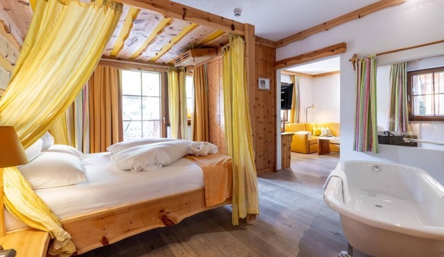 "Suite Arnika" with bathtub, shower, WC (4-6 n.) - Nature and wellness hotel