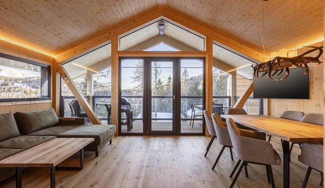 Superior Chalet # 7 with Sauna & Hot Tub