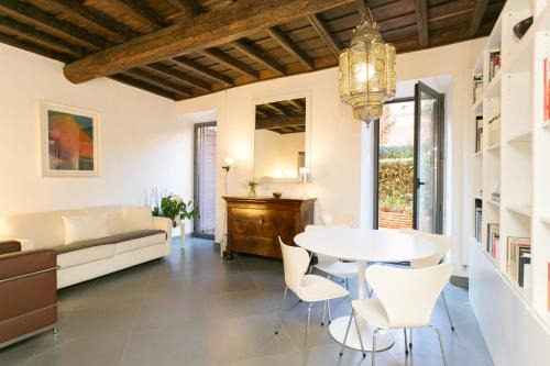 The Cedar Apartment in Rome