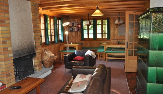 The chalet is located 200 m. from the Barboleuse gondolas linking the Villars-Gryon-Les Diablerets s in Gryon