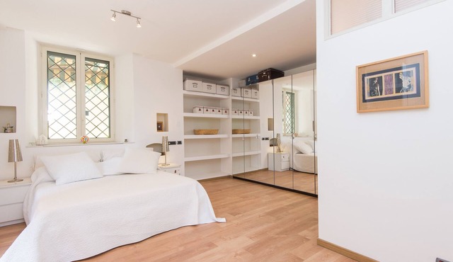 TS. THOMAS APARTMENT in Roma