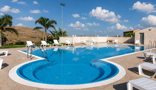 Vacation Home in Comiso with 2 bedrooms sleeps 7 in Comiso
