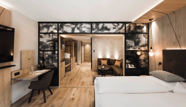 VALARA Alpine Art Hotel