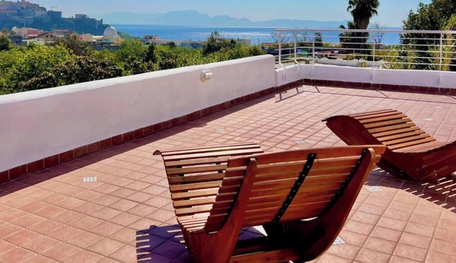 VefiÀ | vacation home. The terrace on the Mediterranean in Procida