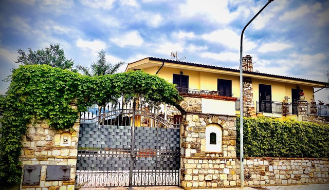 VILLA AT 300 MT. FROM THE BIO PARK OF SICILY. 10KM FROM THE AIRPORT in Carini