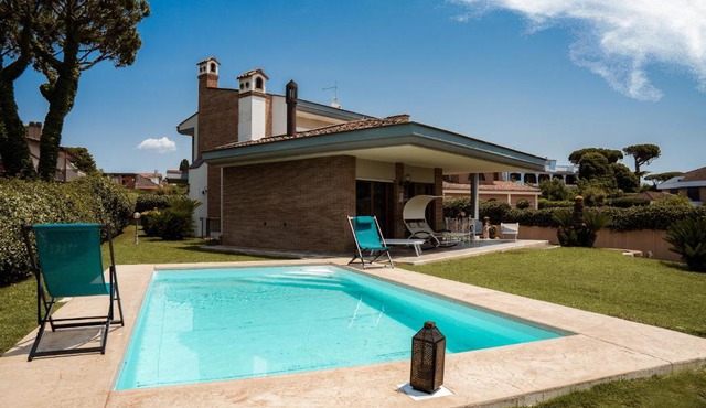 Villa Attoni Di Canossa in Anzio