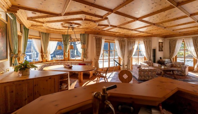 Villa Bostele with Five Bedrooms, Indoor Pool, Two Saunas & Garage