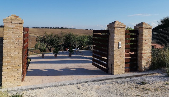 Villa Ceresà with pool 1.5 km from the sea x 14 people in Loreto