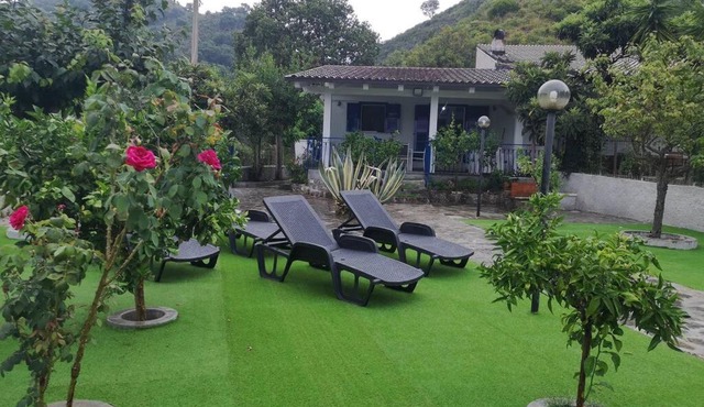 Villa Cilento Mare, bellissima con ampio giardino in Capitello