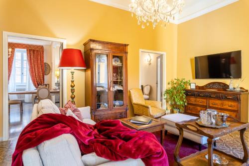 Villa De' Maestri - Historic Centre - Prestigious Attic with a Brand New Elevator! in Lucca