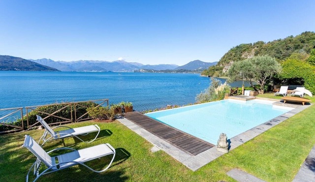 Villa Gisella - Lake front villa in Ispra