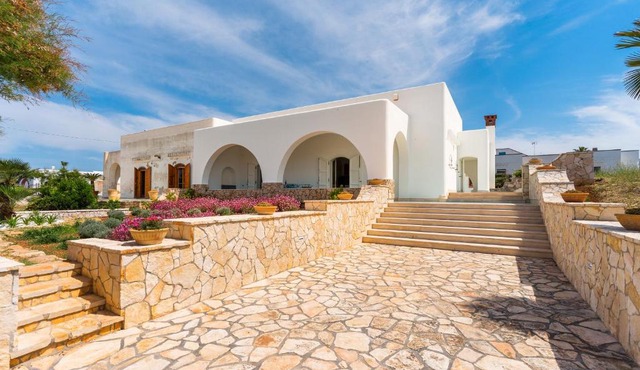 Villa Giusy by BarbarHouse in Marina di Mancaversa