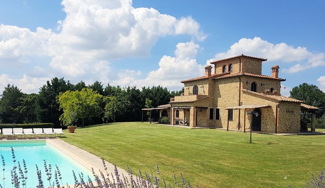 Villa Eterea - Homelike Villas in Castiglione del Lago (PG)