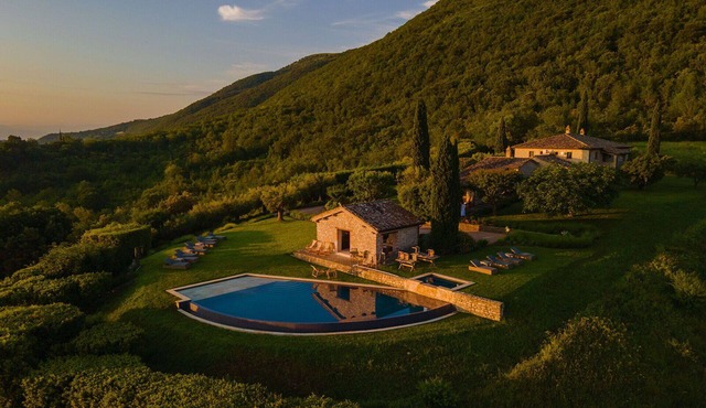 Villa in San Giovanni Del Pantano with 8 bedrooms sleeps 16 in San Giovanni Del Pantano