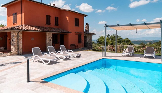 Villa La Pieve - Nine Bedroom Villa, Sleeps 20 in Città della Pieve