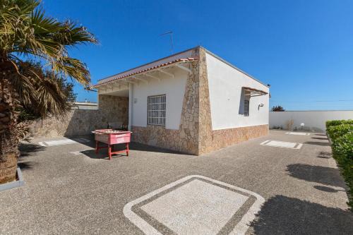 Villa Le Maree by BarbarHouse in Torre Lapillo
