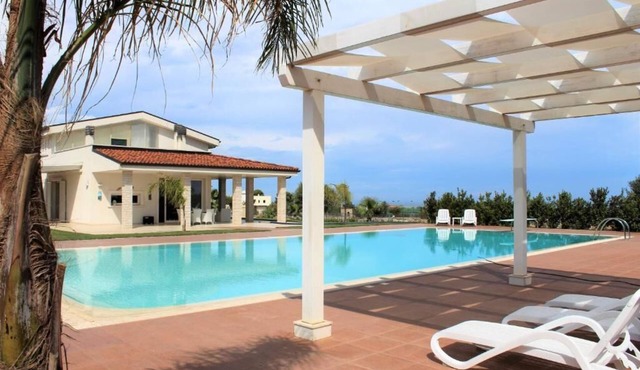 Villa Maria - Apartment in villa with swimming pool in Polignano a Mare