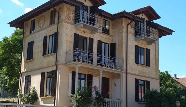 Villa Peachey, Intero piano con giardino in Stresa
