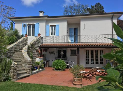 Villa Pera in Corsanico-Bargecchia
