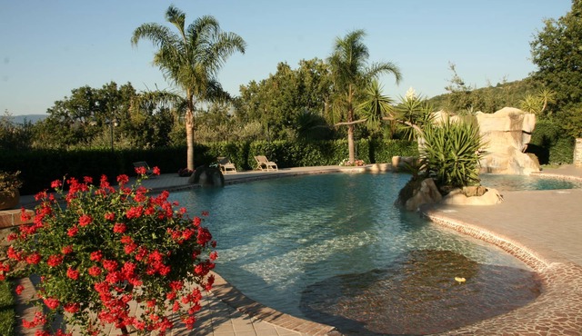 Villa Rosi - Monolcale with pool in laureana cilento