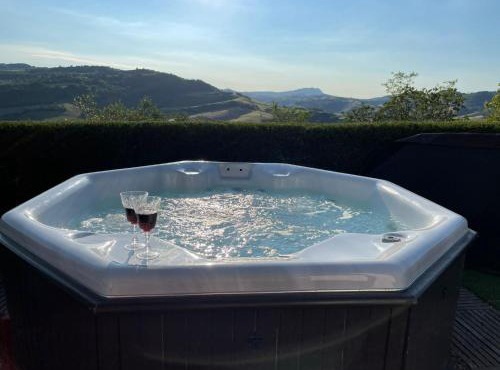 Villa Tamara Country & Spa Suites in Montefiore Conca