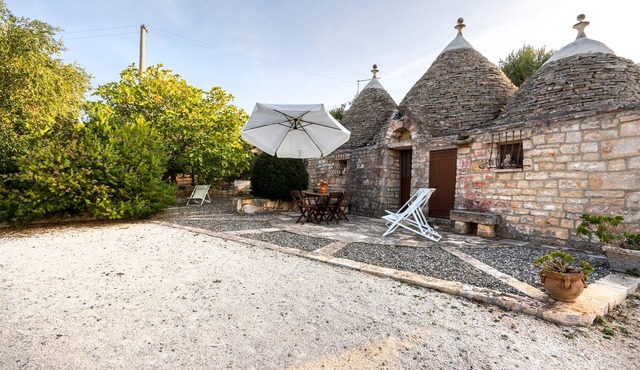 Villa 'Trullo Relax' with Private Terrace, Wi-Fi and Air Conditioning in Monopoli