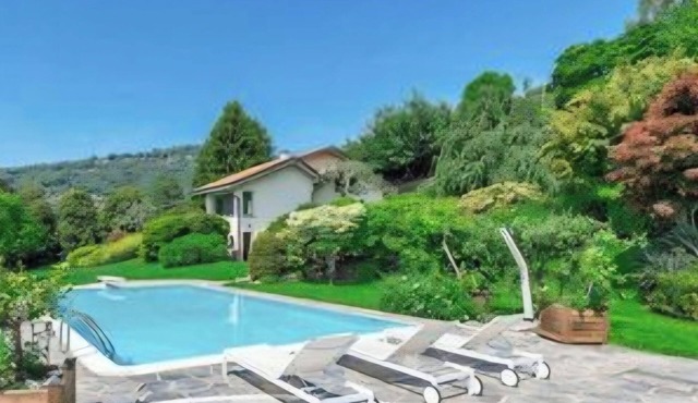 Villa with Pool Panoramic view relaxation and privacy in Lesa